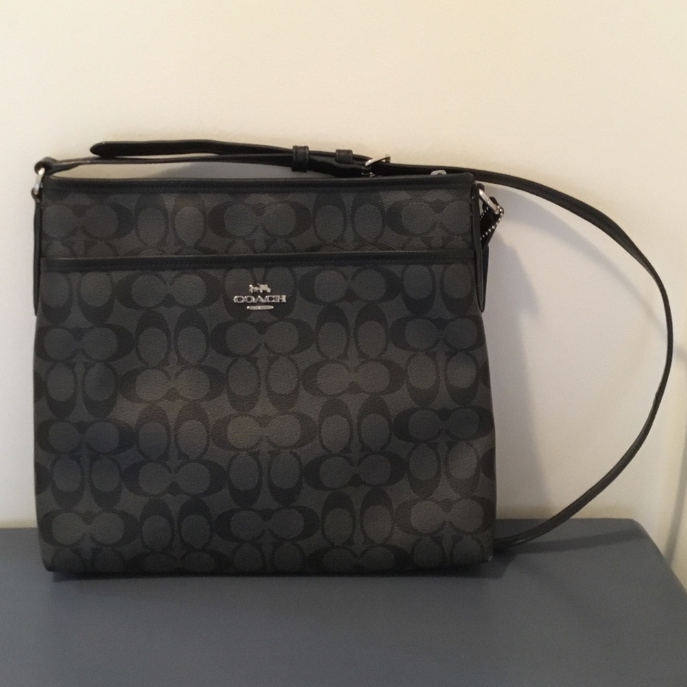 Coach printed Signature Large Crossbody